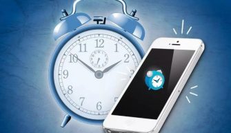 Как настроить часы, будильник, секундомер и таймер на телефоне?
