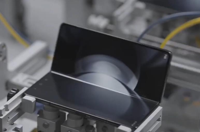 Apple купила гибкие дисплеи Samsung