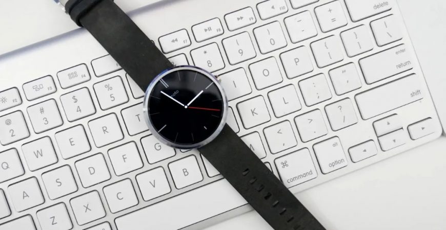 Часы Moto 360