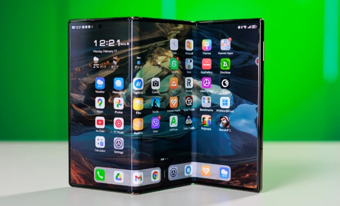 Galaxy TriFold