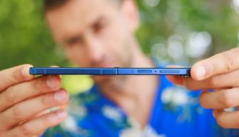 Samsung Galaxy Z Flip 8